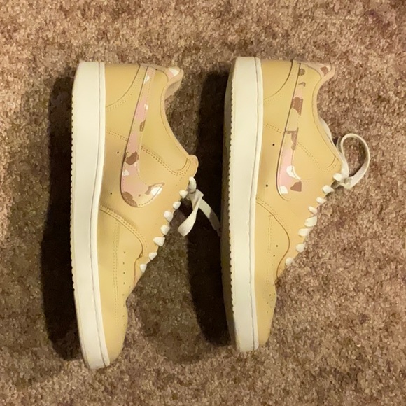 Nike Dunks - Women Size 9 - Picture 1 of 4